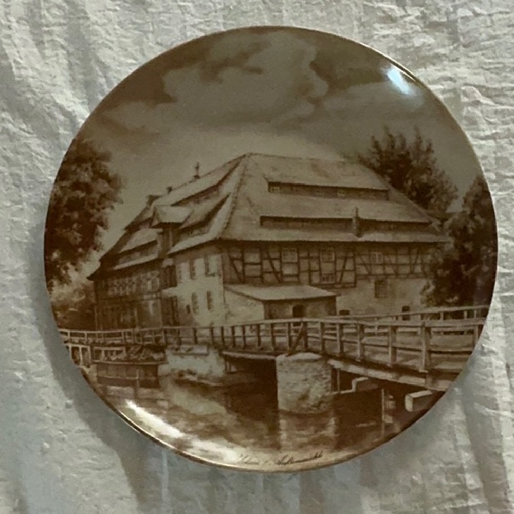 Vintage Kaiser plates set of 2